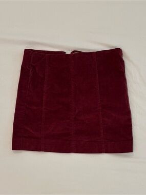 Jolt Corduroy Mini Skirt in Burgundy